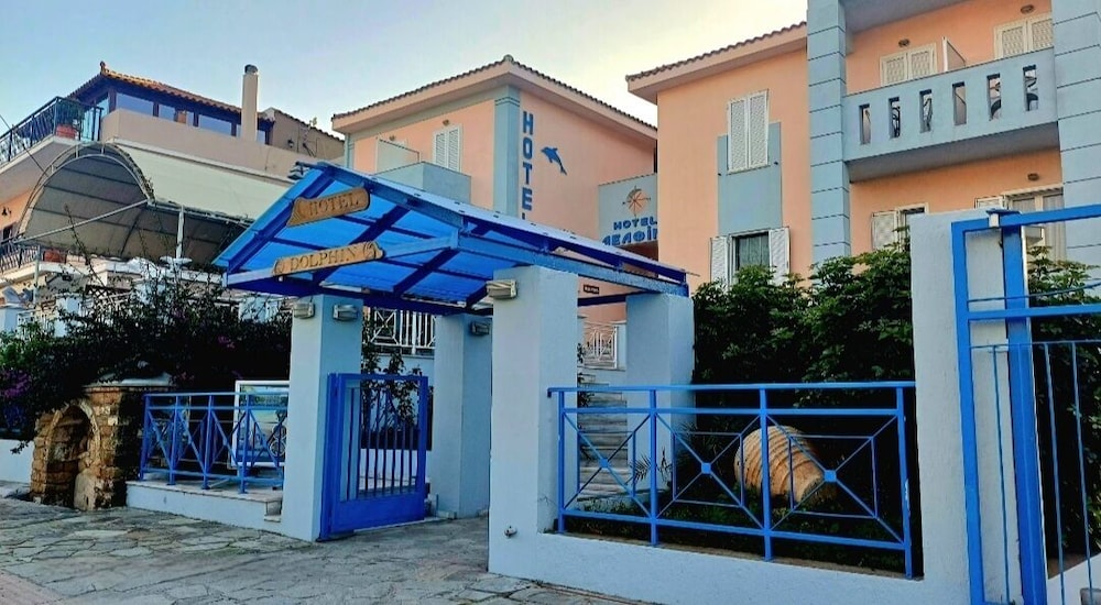 Dolphin Hotel 1/49
