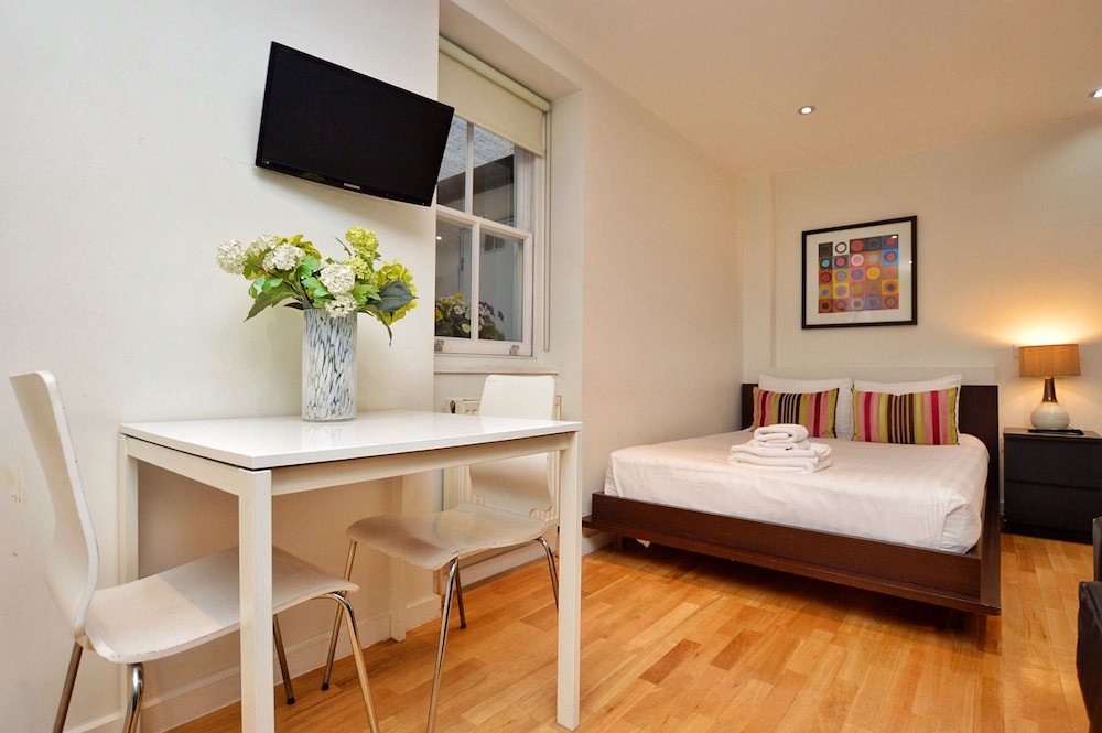 Semi Basement, Deluxe, Studio, Double Bed
