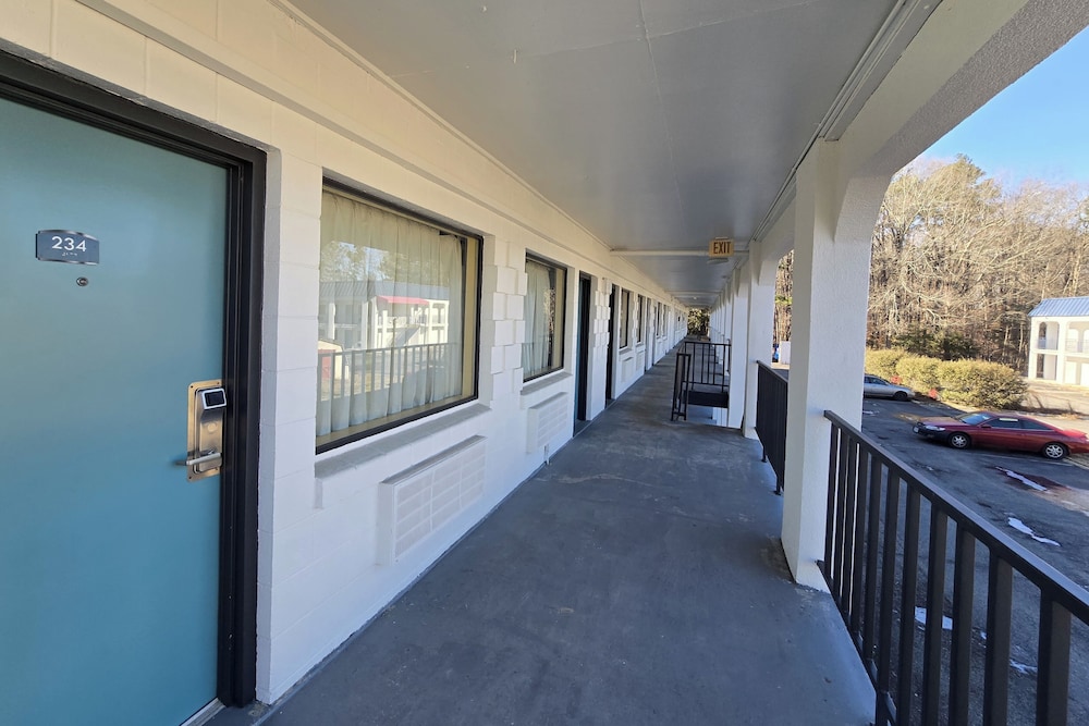 Sunrise Inn By OYO Newport News US-60 10/53