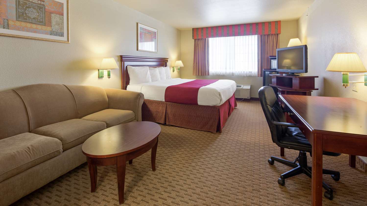 SURESTAY PLUS HOTEL BY BEST WESTERN QUANAH 19/28