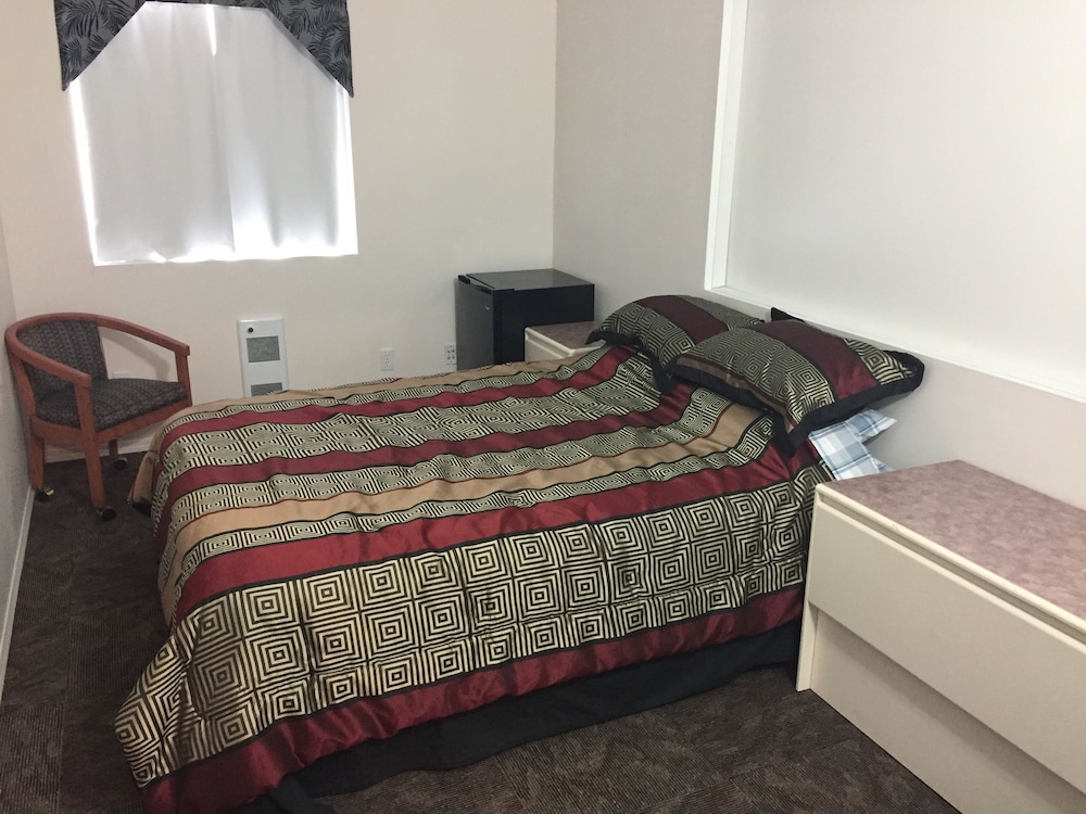 Invermere Hostel 5/30