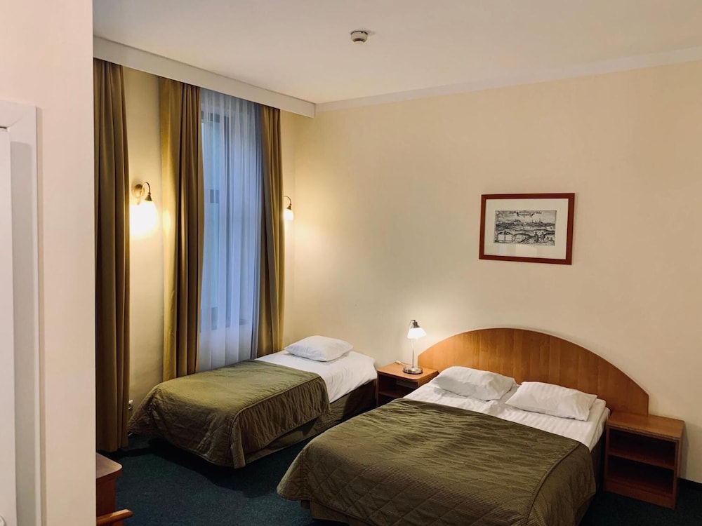 STANDARD, DOUBLE OR TWIN BED