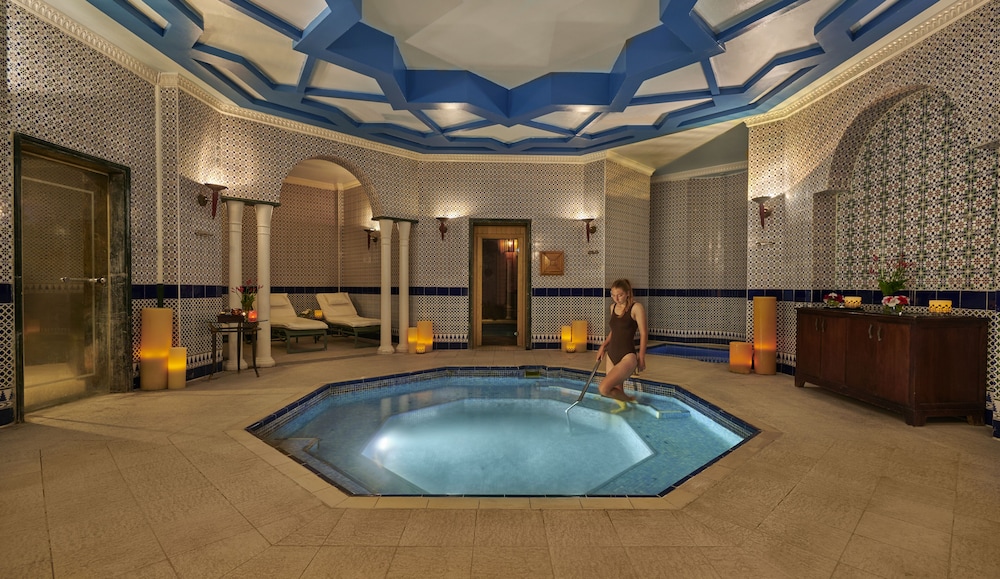 swimming pool spa