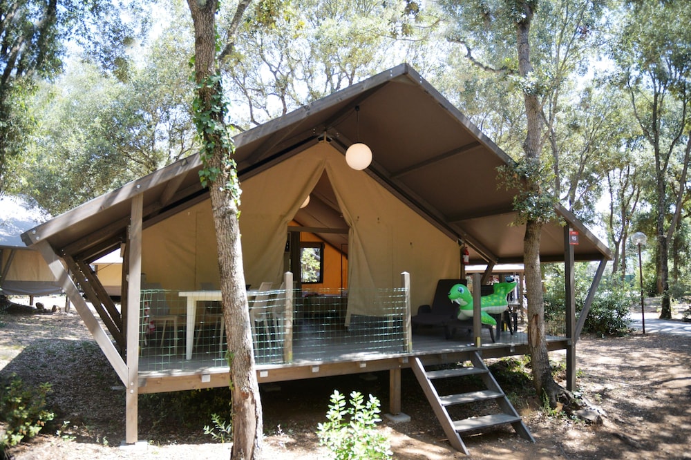 PARADU TUSCANY ECORESORT 5/86