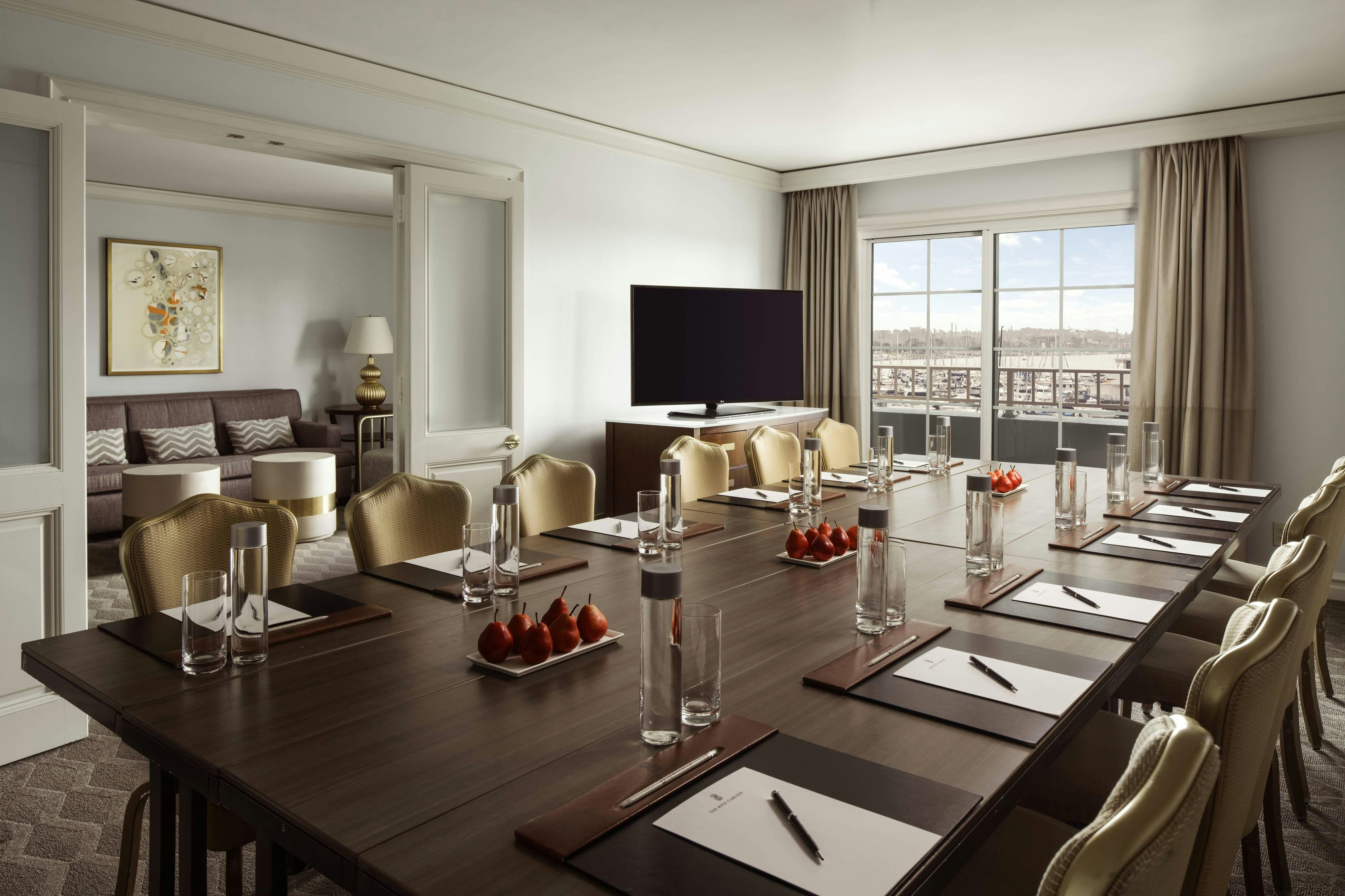 The Ritz Carlton Marina Del Rey 20/27