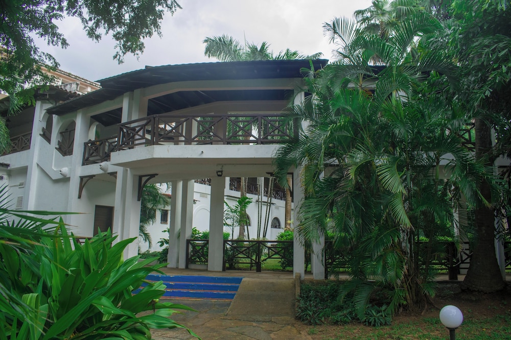 Muthu Nyali Beach Hotel & Spa Hotel, Mombasa 2/73