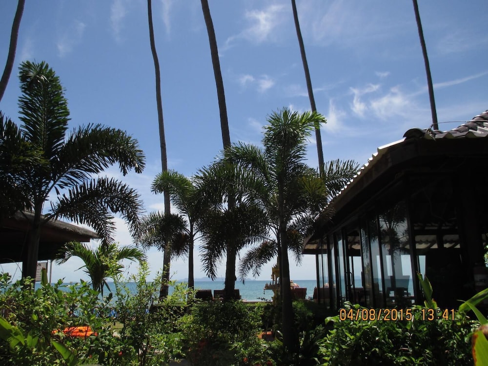 Lipa Bay Resort 49/55