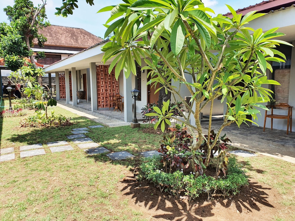SANUR AGUNG HOTEL 70/77
