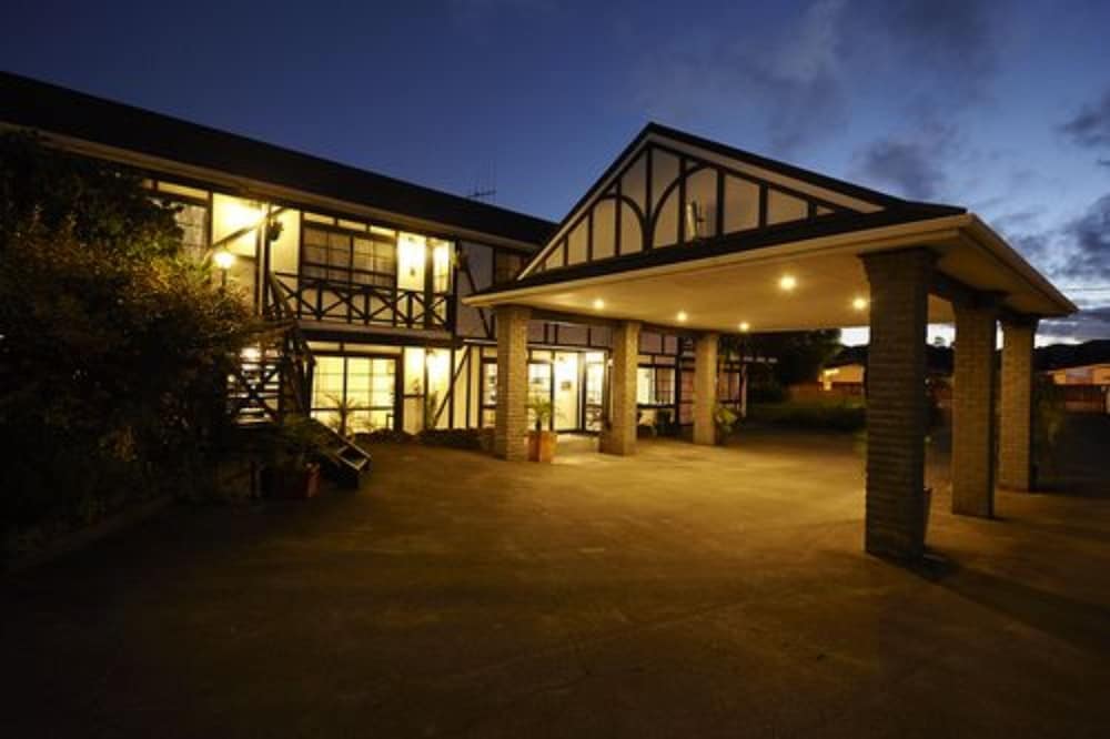 Kingswood Manor Motel 3/38