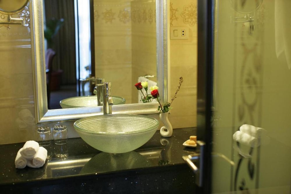 The Residence Suite Hotel 37/42
