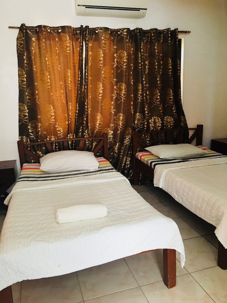 New Eve's Kiosk Dive Resort 29/71