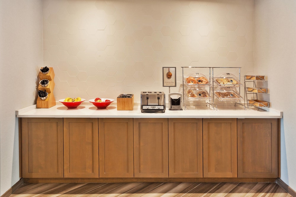Lobby at Fairfield Inn And Suites By Marriott Birmingham Colonnade, BIRMINGHAM - AL