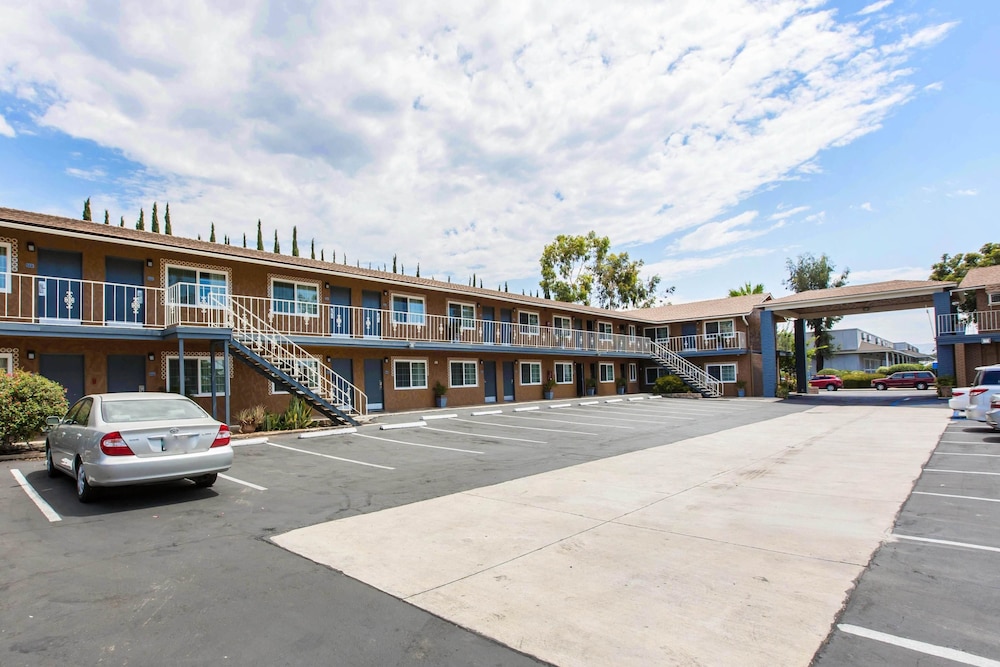 Rodeway Inn Escondido Downtown 4/34
