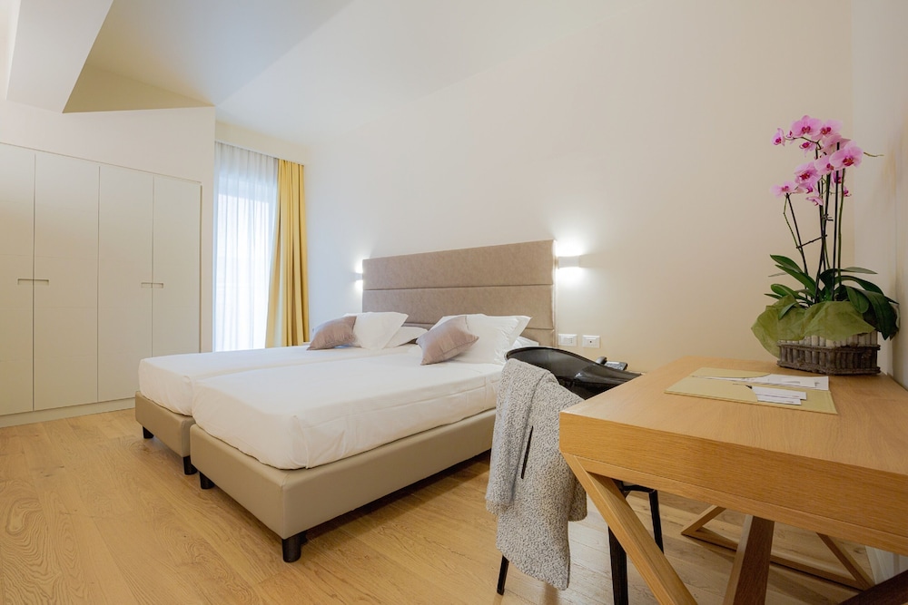 Hotel Politeama 29/69