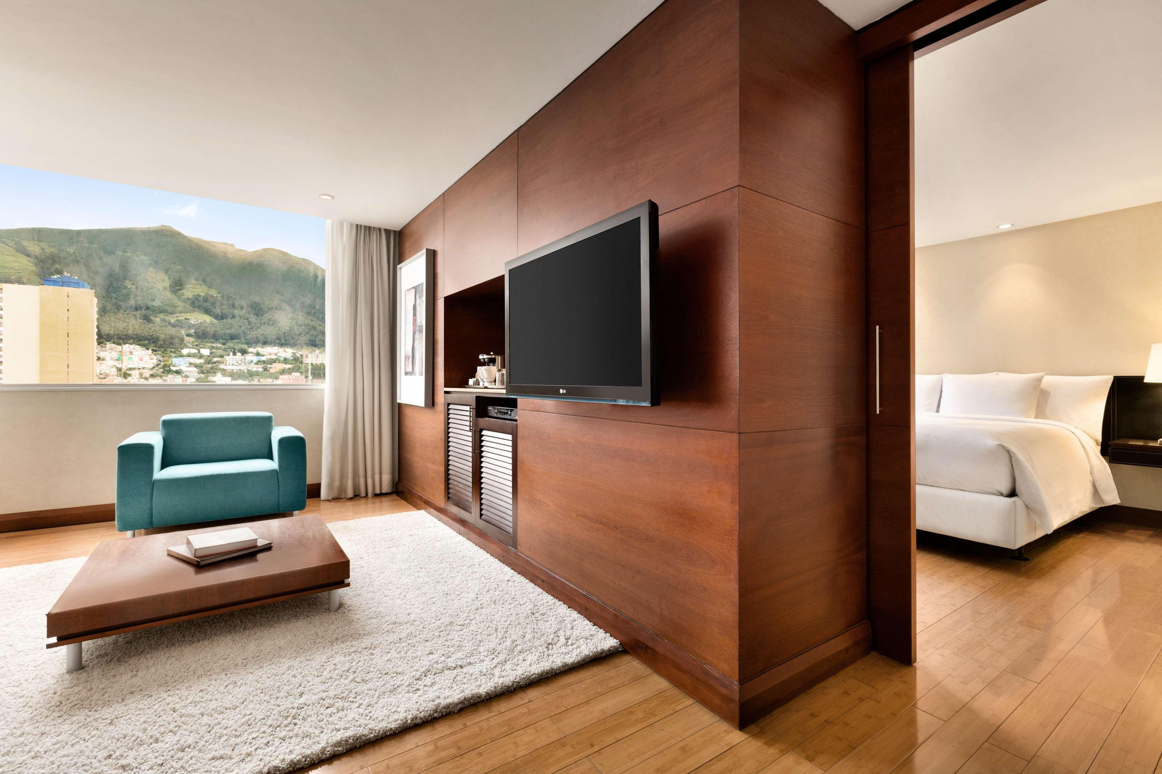 Executive, Suite