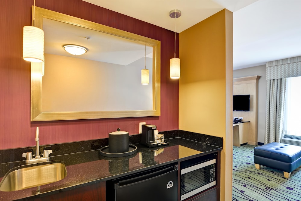 Hampton Inn And Suites Raleigh Crabtree Valley Nc 45/55