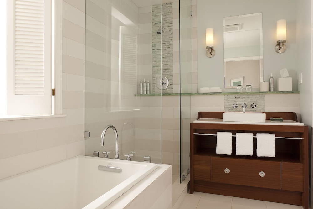 Casa Madrona Hotel and Spa 56/61