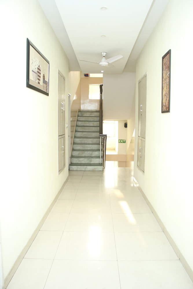Hotel Grace At Karol Bagh 33/45