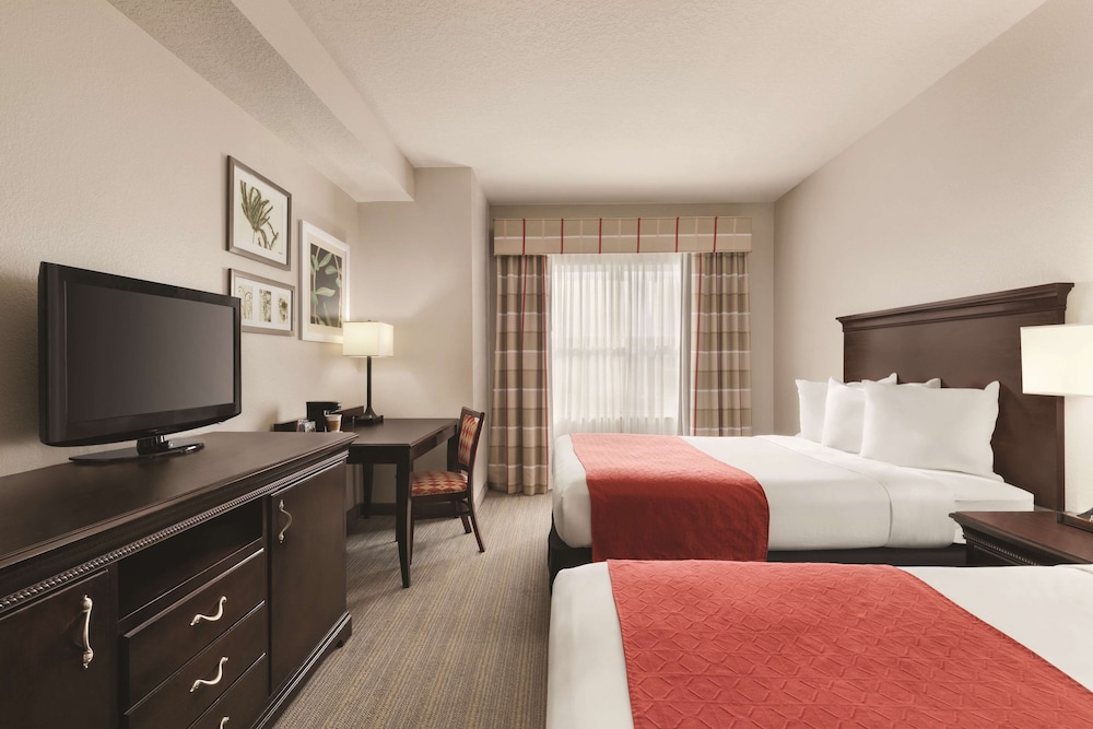 Country Inn and Suites by Radisson Tampa Airport North FL 17/48