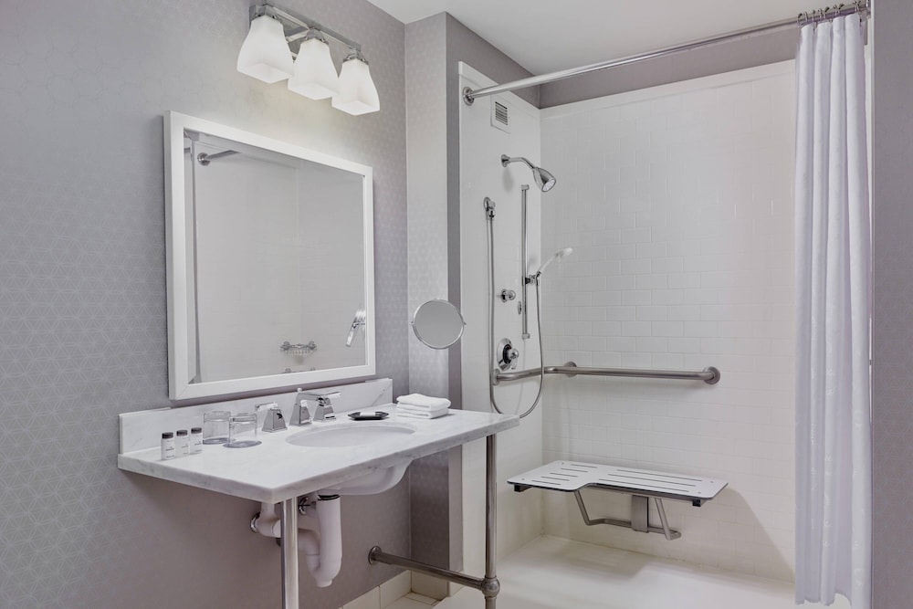 Sheraton Erie Bayfront Hotel 14/43