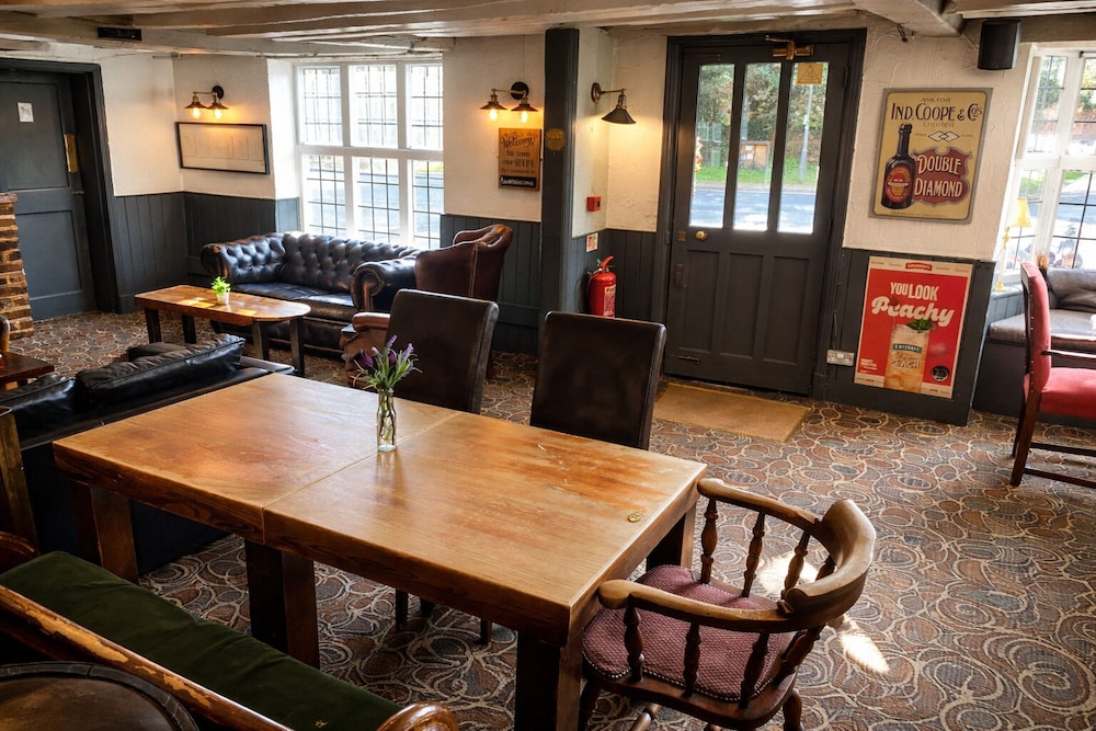 The Tower Arms Hotel 38/50