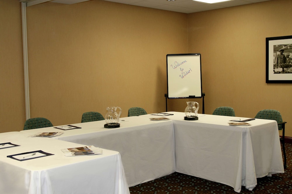 Hampton Inn Suites Wilder 27/36
