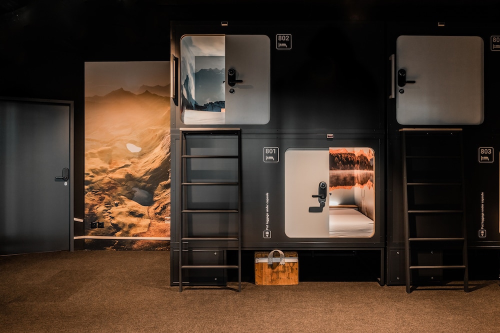 Capsule Hotel - Alpine Garden Zurich Airport 2/37