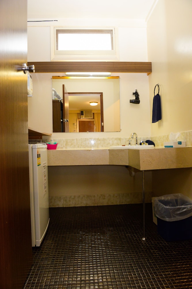 Portland Retro Motel 53/54
