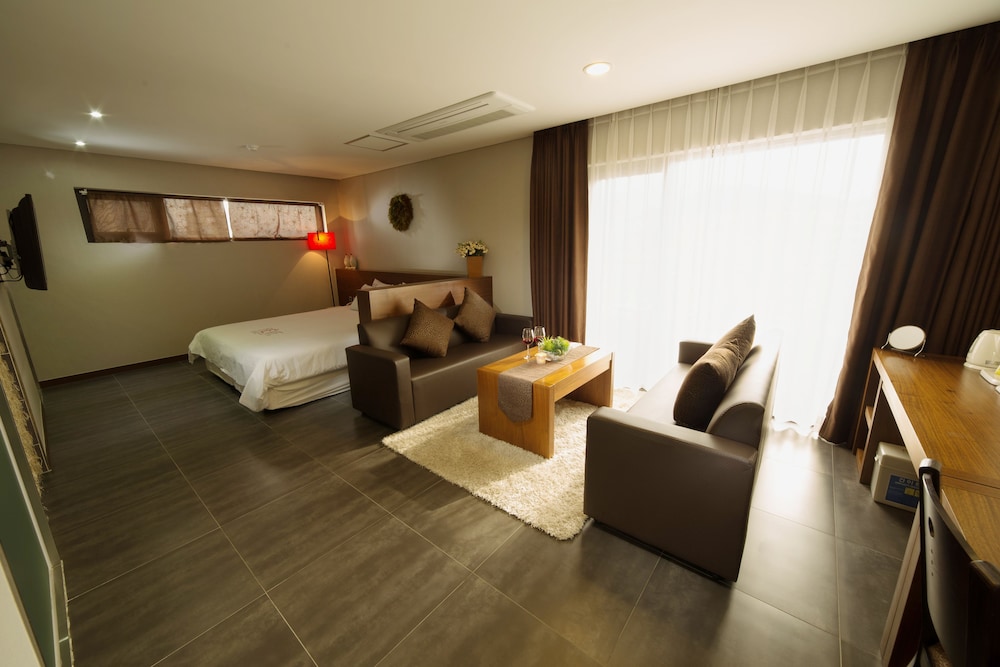 Reve Hotel Jeju 21/35