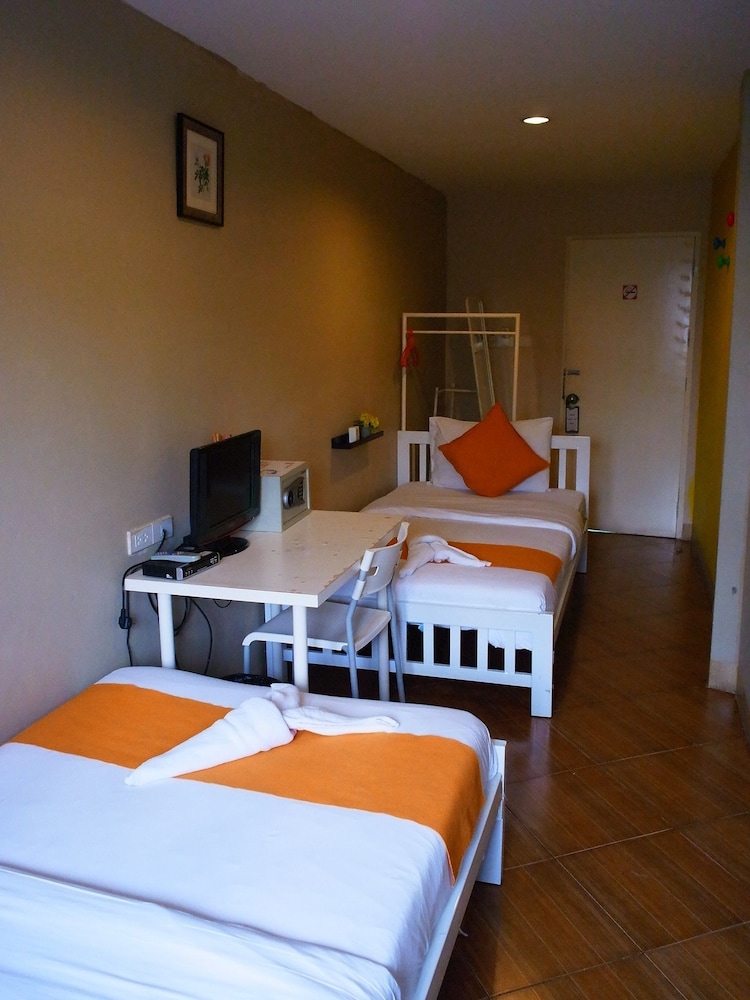 VX The Fifty Hostel 13/55