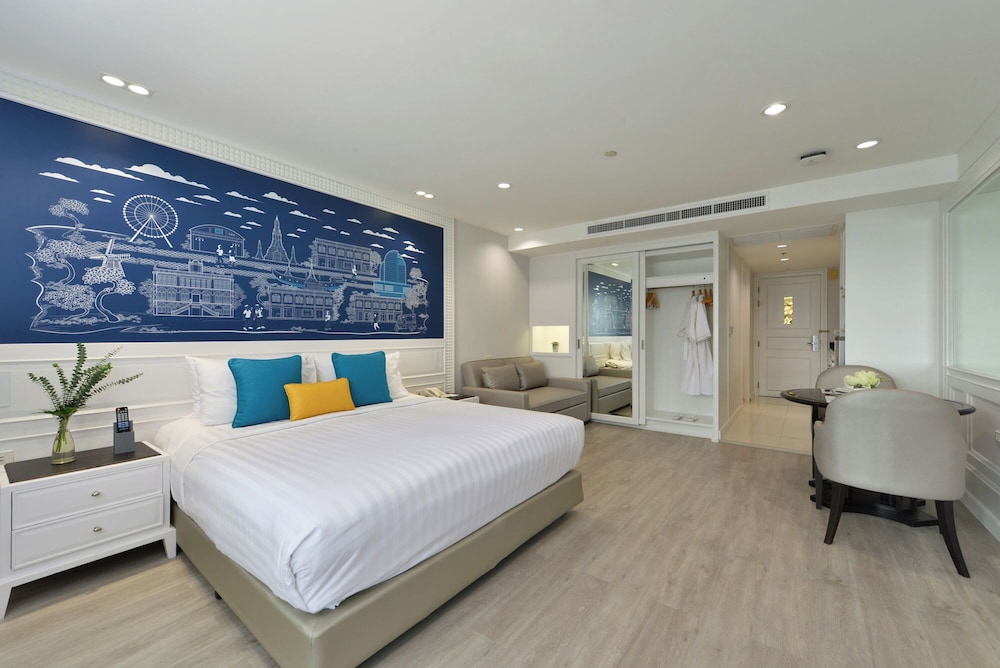 Centre Point Plus Hotel Silom 33/76