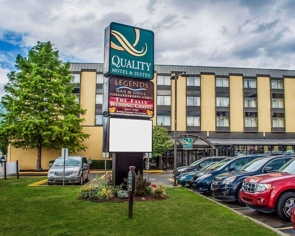 Quality Hotel & Suites At The Falls photo5