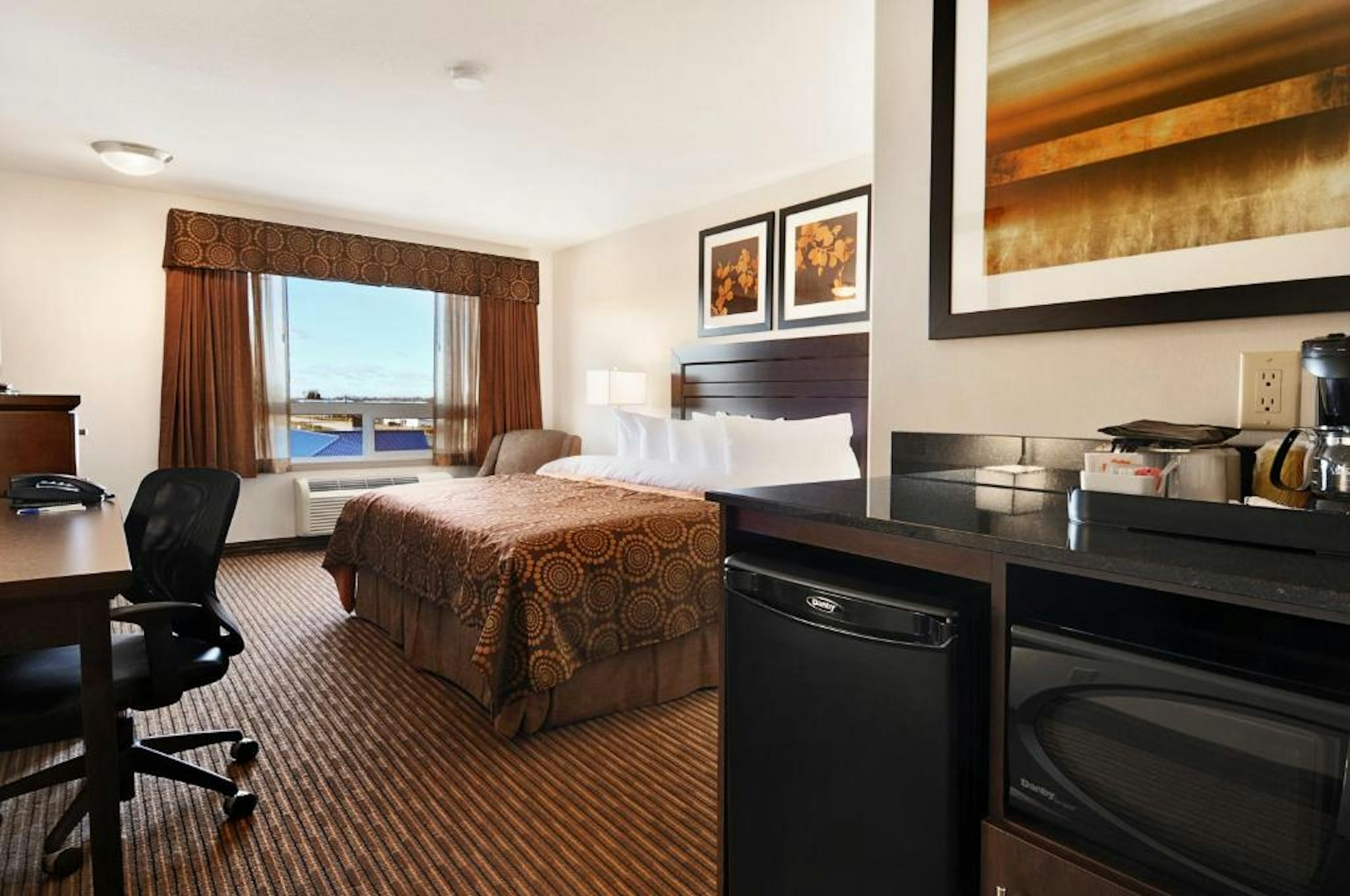 Canalta Hotel Tisdale 10/12
