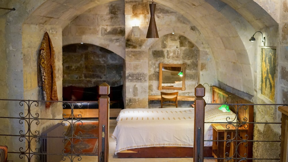 Sultan Cave Suites 44/77