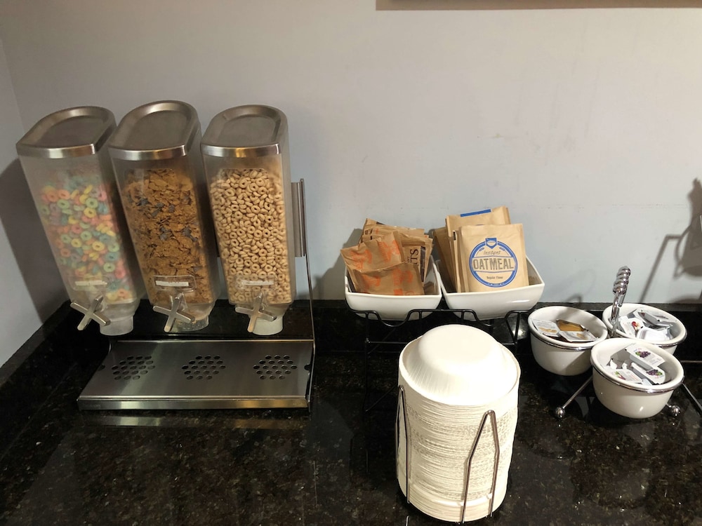 Best Western Plus Goodman Inn & Suites 15/31
