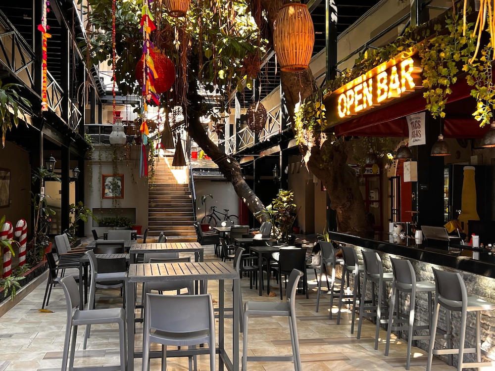restaurant cafeteria