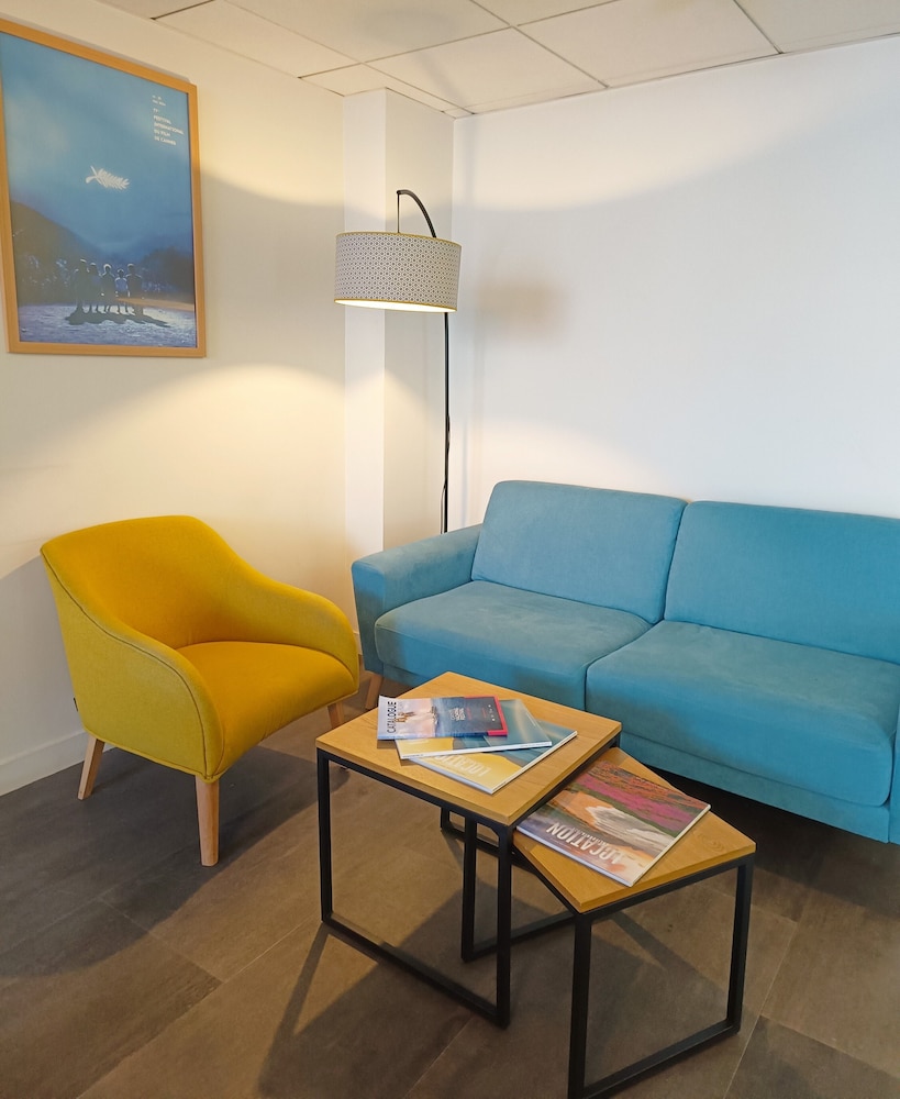 Abrial Hotel 39/58