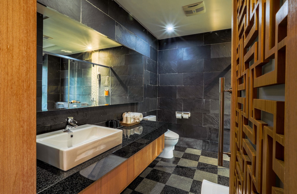 Sunrise Hot Spring Hotel 44/50