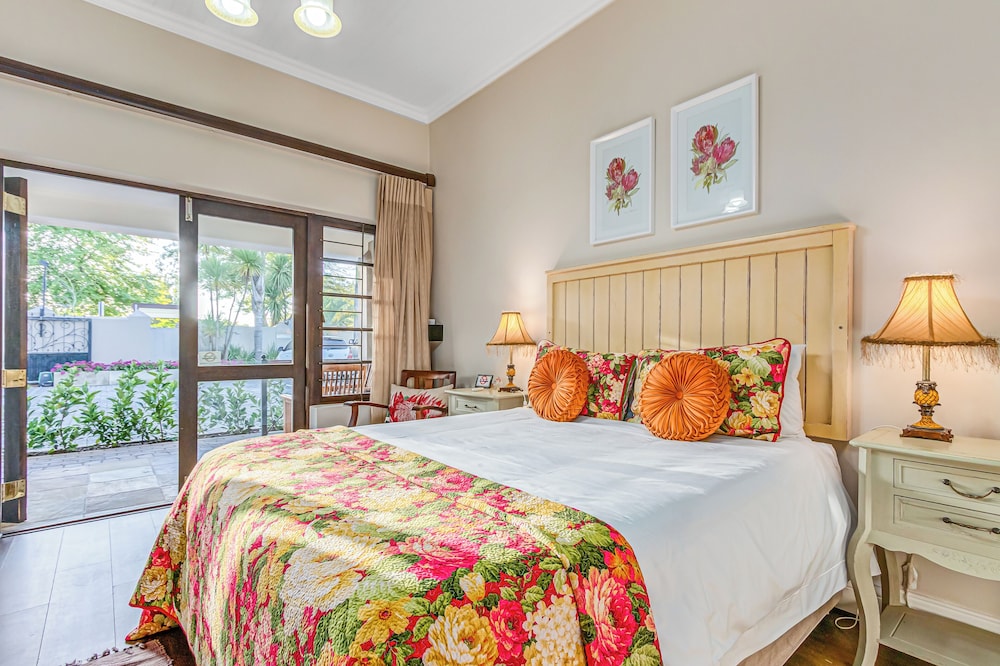 1 BEDROOM, DELUXE, DOUBLE BED, PRIVATE BATHROOM, COURTYARD AREA
