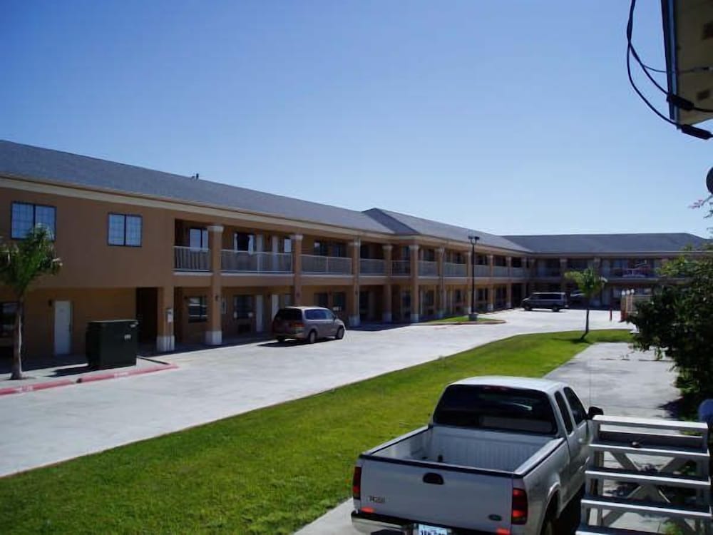 Texas Inn and Suites at La Joya 44/46