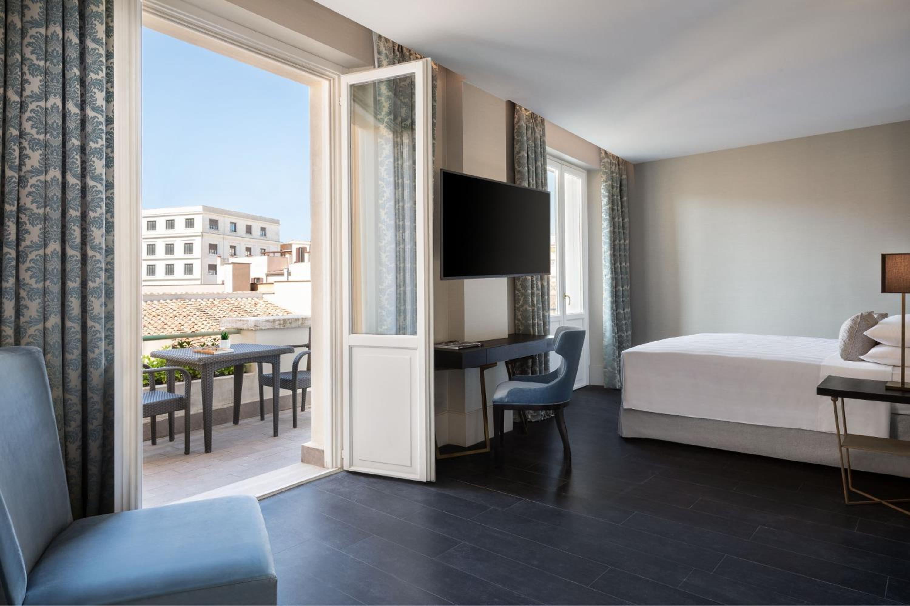 Signature, Superior, Twin Beds, Urban View, Terrace
