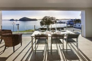 The Waterfront Suites Heritage Collection 37/50