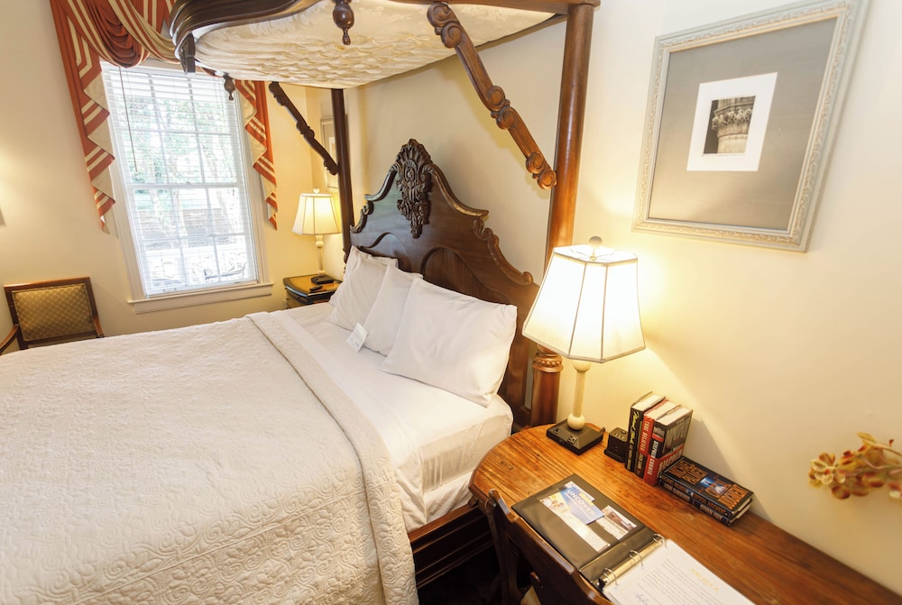 Anchuca Historic Mansion & Inn 12/49