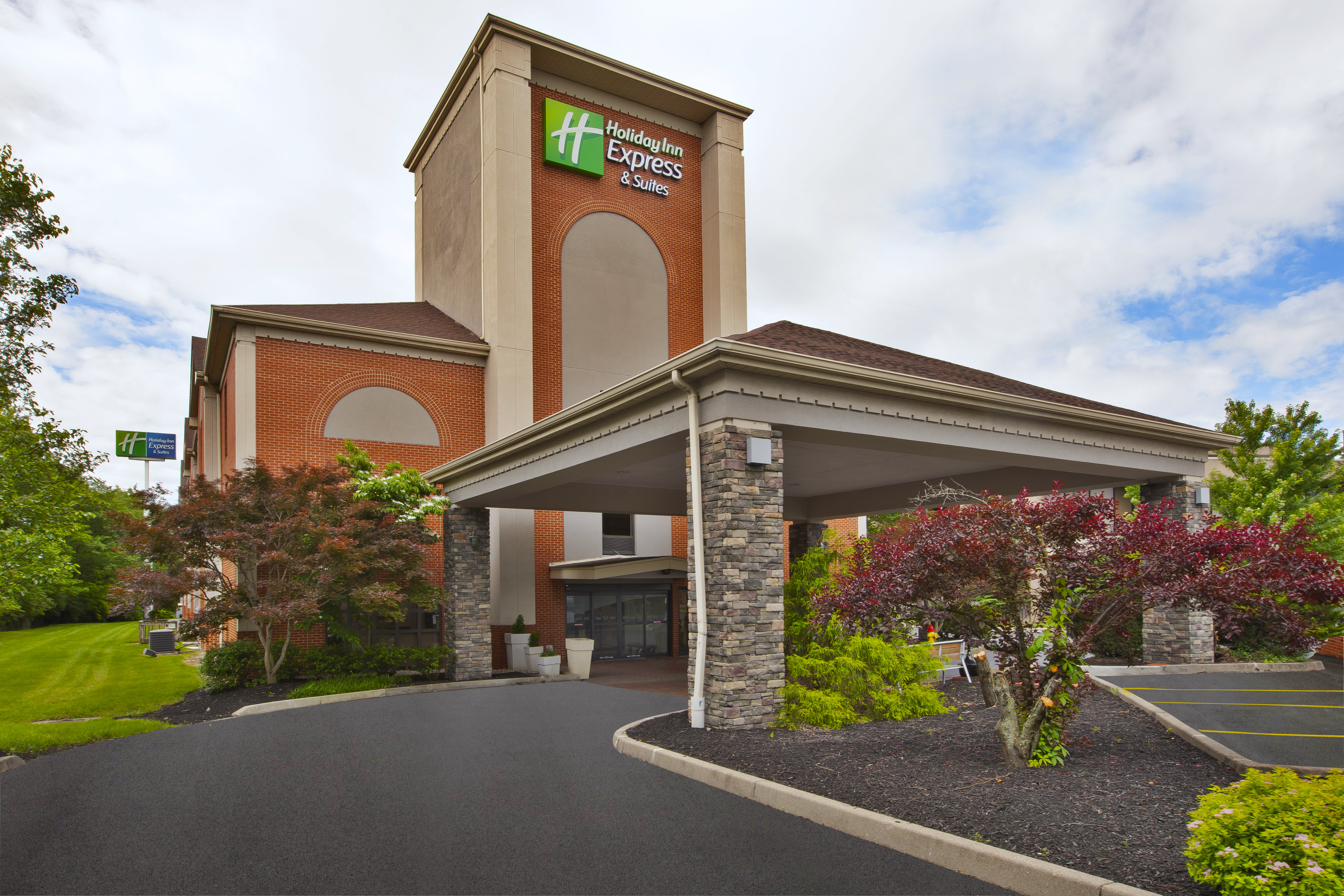 Holiday Inn Express Hotel And Suites Cincinnati Northeast Milford 2/49