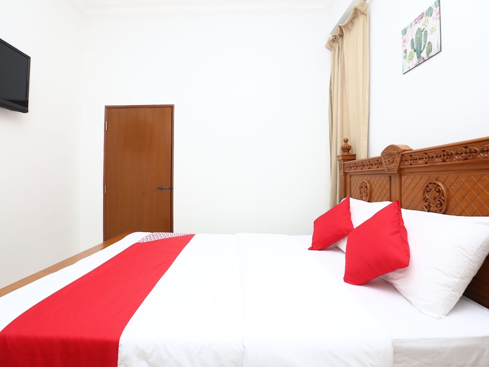 Oyo 89435 Nusantara Group Hotel 4/17