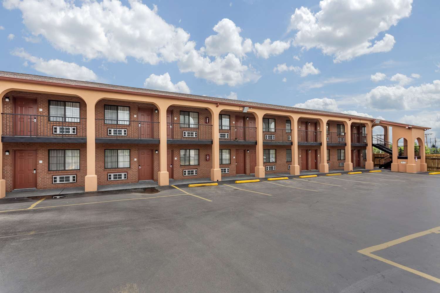 Econo Lodge North Nashville TN 23/24