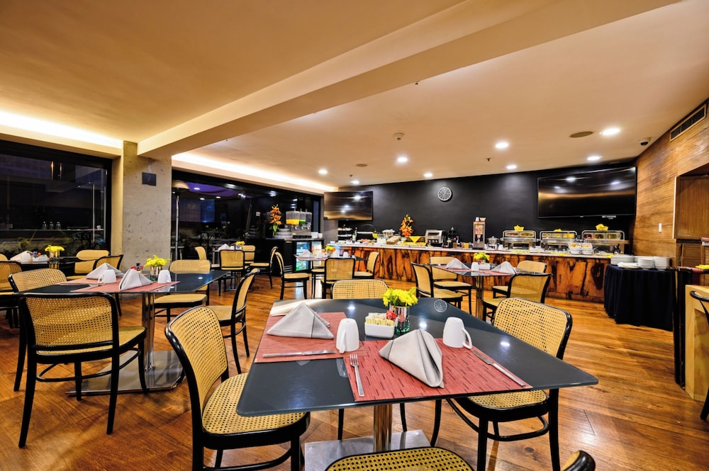 Las Suites 50/67