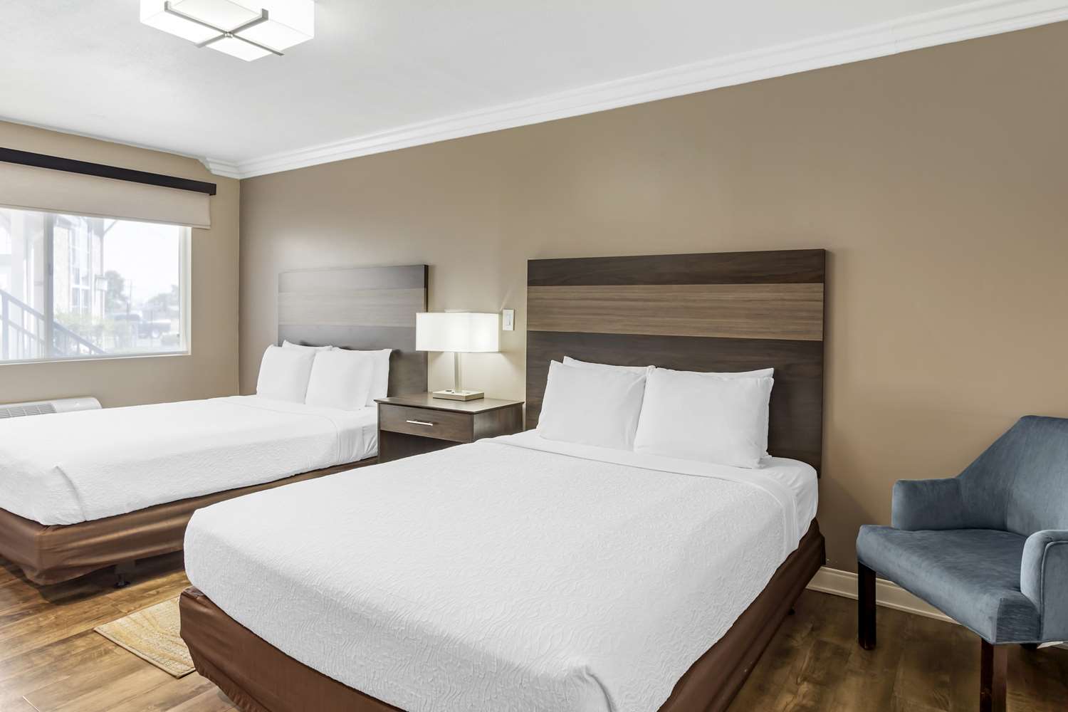 Best Western China Lake Inn 7/24