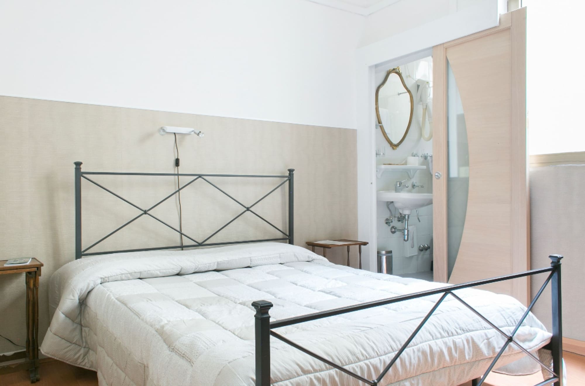 ROOM, TRIPLE