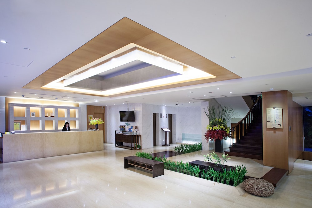 Sweetme Hotspring Resort 10/65